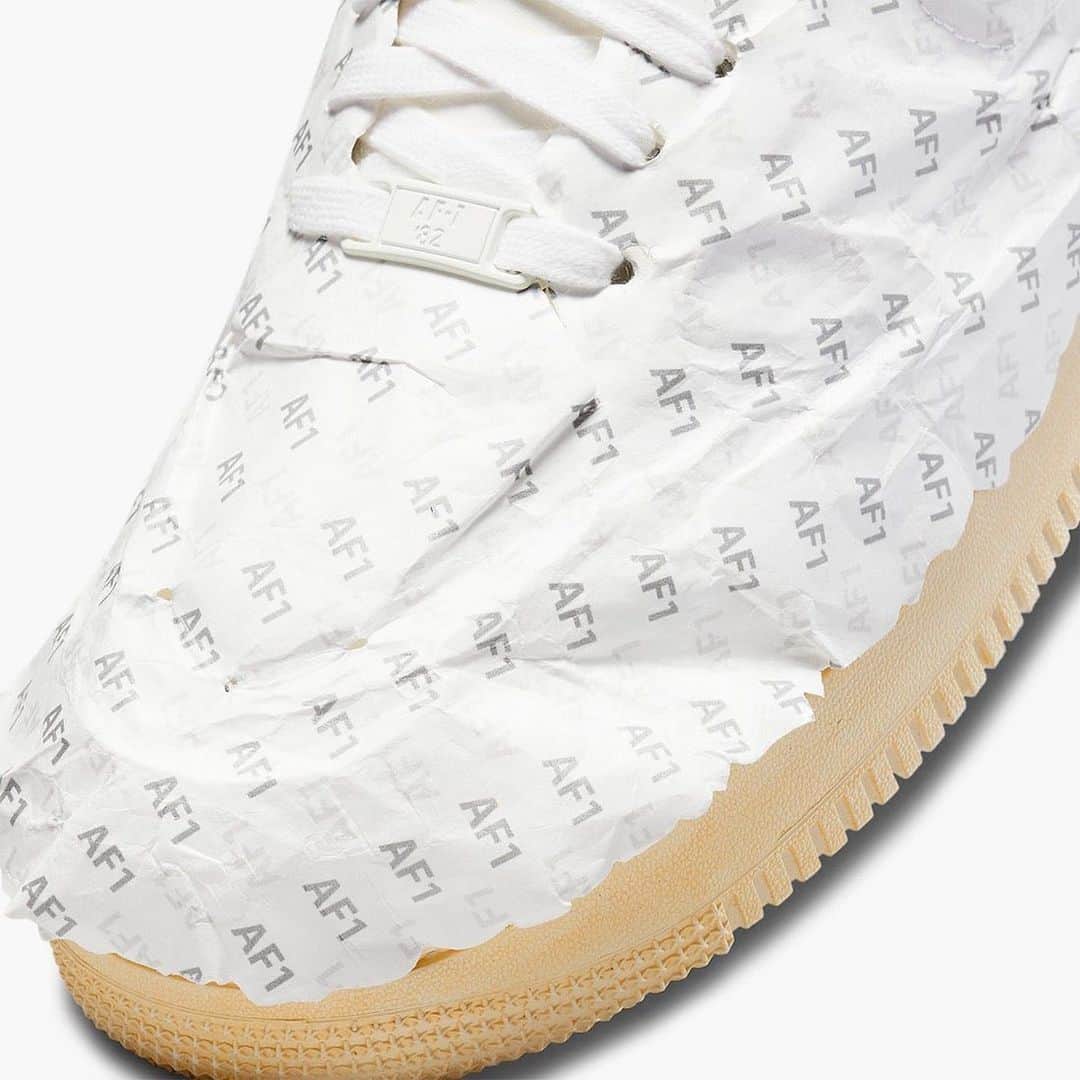 HYPEBEASTさんのインスタグラム写真 - (HYPEBEASTInstagram)「@hypebeastkicks: Take a look at the upcoming @nike Air Force 1 Low “Keep ‘Em Fresh” which features a tearaway covering of box tissue that wraps the upper of the shoe. Adding another layer to unboxing the pair, the wrap is printed with “AF1” and marked with “TIMELESS CLASSIC KEEP FRESH” at the heel. The premium leather upper underneath is marked with patina detailing, while down below the sole unit expresses a heavy worn-in look. Expect it to release in the coming weeks.⁠⠀ Photo: Nike」2月19日 17時56分 - hypebeast