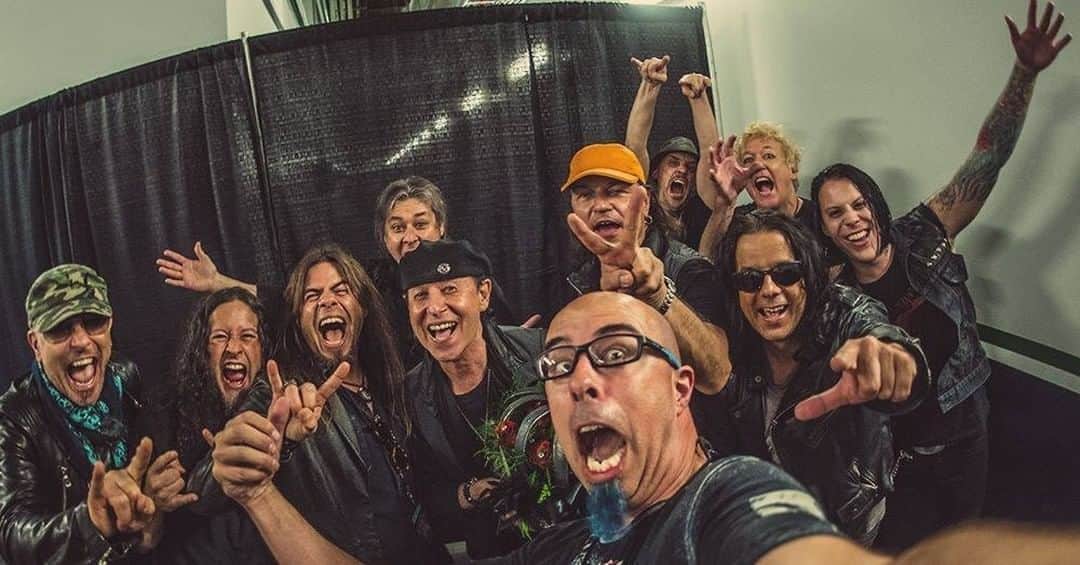 Queensrycheさんのインスタグラム写真 - (QueensrycheInstagram)「#tbt🔙📸 - with the Scorpions and our buddy "Iron" Mike Savoia in 2015 while backstage in Seattle Kent, WA (photo credit....@savoiaphotographylive) #queensryche #throwbackthursday #queensryche #scoripions #memoriesforlife #goodtimeswithgoodfriends #missingthissomuch #wemissourrychers #friendship」2月19日 9時15分 - queensrycheofficial