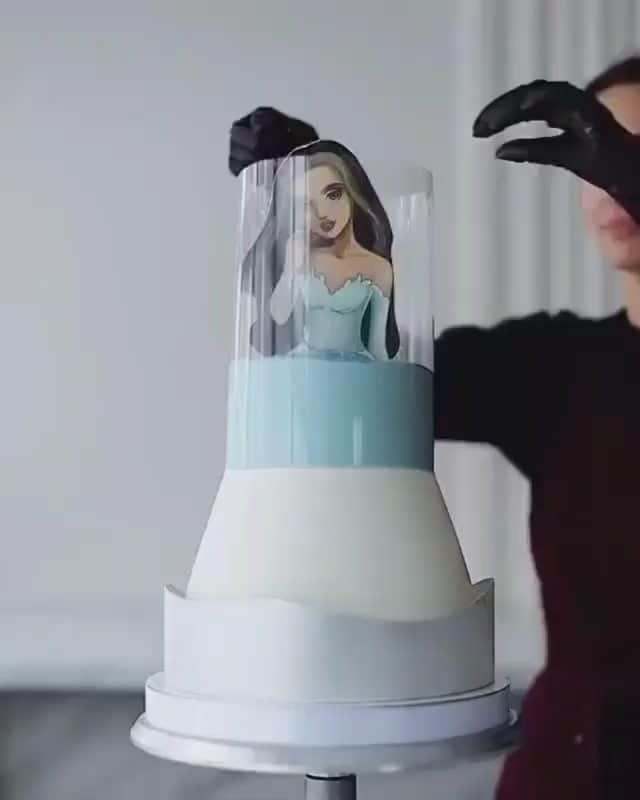 Insta Outfit Storeのインスタグラム：「Cake Art 😁 Tag your friends👫 . . @pauline_cake by @nayanecapistrano  . . . . . . . #amazing #cute #perfect #instalove #inspiration #photooftheday #beauty #fashion #dress #photoofthenight #style #stylish #beautiful #girl #makeup #model #glam #glamorous #instaglamday #love #california #shoes #nails #highheels #girlfriend #swag #kimkardashian #picoftheday  .」