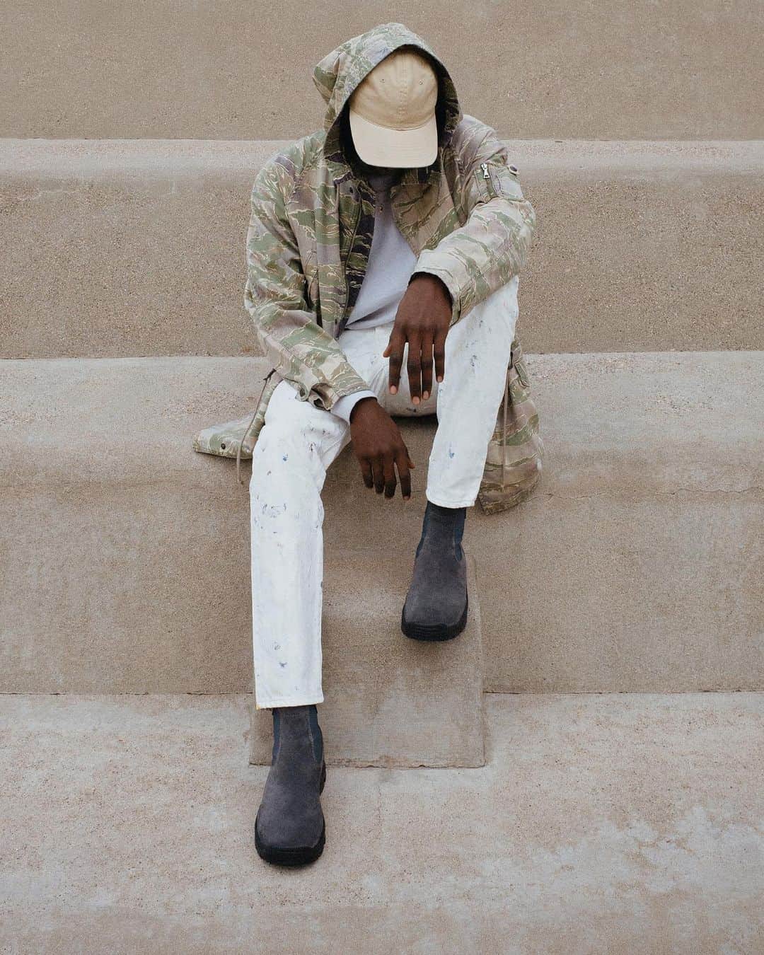 ジョン エリオットのインスタグラム：「Caldera Chelsea Boot in Shark Suede. Available tomorrow at 8AM PST.  📸 @p.lo」