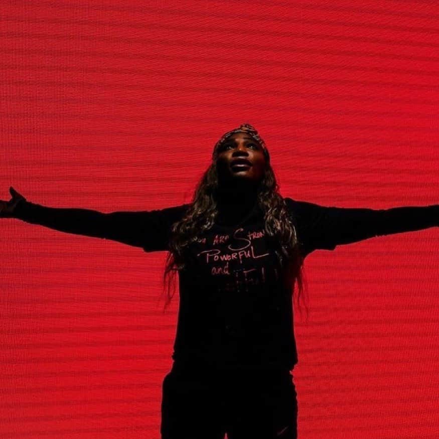 ビーナス・ウィリアムズのインスタグラム：「So proud of you you’re my hero!❤️ Repost from @serenawilliams • Melbourne and my Australian fans- Today was not an ideal outcome or performance but it happens... I am so honored to be able to play in front of you all. Your support -your cheers, I only wish I could have done better for you today. I am forever in debt and grateful to each and every single one of you. I love you. I love you. I love you. I adore you.」
