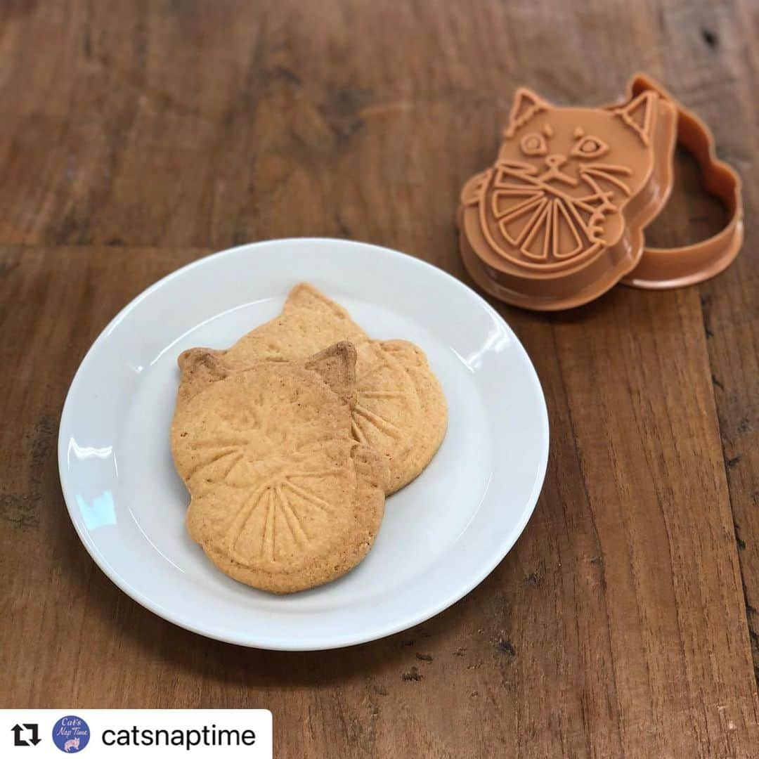 Afternoon Teaさんのインスタグラム写真 - (Afternoon TeaInstagram)「#Repost @catsnaptime with @make_repost ・・・ ・ 【2/20～オリジナルクッキー型プレゼント第2弾がスタート！】 #cats_naptime6  Cat’s NapTimeのアイテムをお買い上げで、ティータイムが楽しくなるプレゼントをご用意しました。  📍オリジナルクッキー型 第2弾：2/20～START！ 第1・2弾合計で先着5,000名様(全国合計)にオリジナルクッキー型(非売品)をプレゼント！ ※第1弾は終了いたしました。  店舗とオンラインショップでは運用が異なります。 ✔【店舗】「Cat’s NapTime」アイテムを￥3,000(税別)以上ご購入でプレゼント。 ✔【オンラインショップ】「Cat’s NapTime」アイテム含むお買い上げ￥3000(税別)以上ご購入でプレゼント。 ※なくなり次第終了となります。 ※お一人様1点限り。オンラインショップでは、一注文につき1点限り。 ※オンラインショップでは、第2弾は2/20 12:00～予定です。 ※クッキーの焼き上がりはイメージです。  詳しくはこちらのリンクからもご覧いただけます。 ➡@catsnaptime  ※店舗によって、臨時休業、一部営業時間変更の場合がございます。 各店舗の休業・営業再開・営業時間の変更につきましては、各商業施設のホームページ等でご確認ください。お客様には大変ご不便をおかけし申し訳ございませんが、何卒よろしくお願い致します。  #catsnaptime #AfternoonTea #AfternoonTeaLIVING #アフタヌーンティー #アフタヌーンティーリビング #catsissue #FRUITSTEAPARTY #サバ美 #オリジナルクッキー型 #クッキー型 #非売品 #ノベルティ #プレゼント」2月19日 9時55分 - afternoontea_official