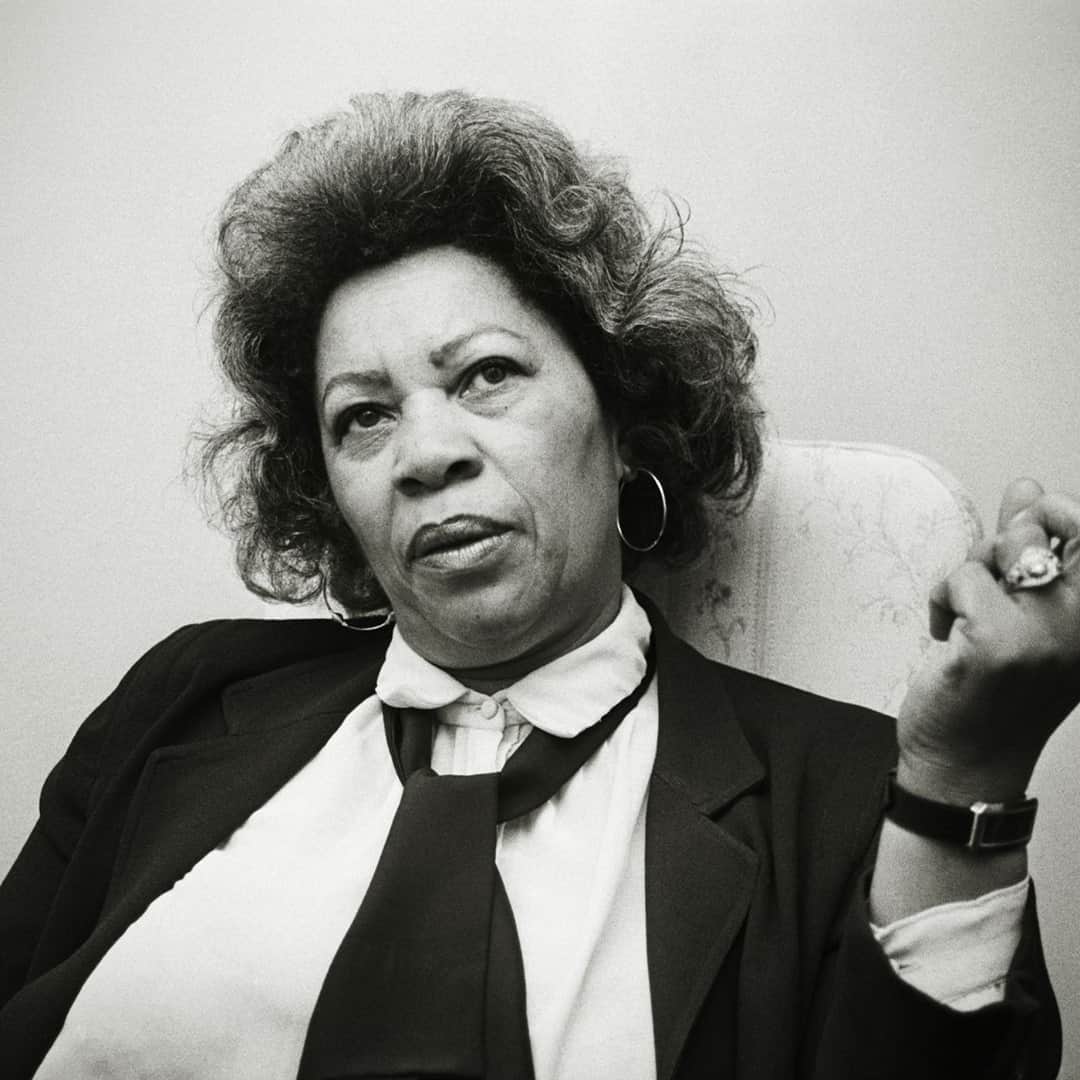 ザ オフィス オブ アンジェラ スコットのインスタグラム：「Today would have been the legendary American novelist Toni Morrison’s 90th birthday. ⁠ ⁠ Head to our stories to honor her with us and celebrate her work which continues to empower and inspire the minds of future generations. ⁠」