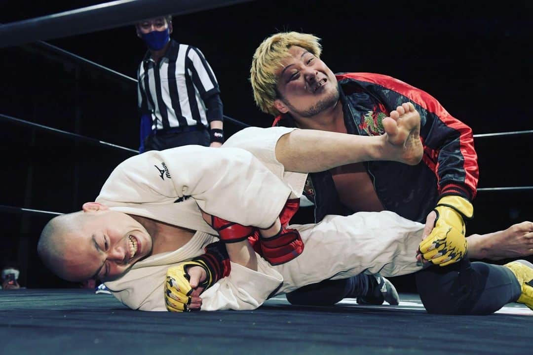 福田洋のインスタグラム：「ヤンキーvs柔道  #なんか広告に出てくるような #スマホのヤンキーのゲームにありそうな図式 #知らんけど #ジャケットマッチ」