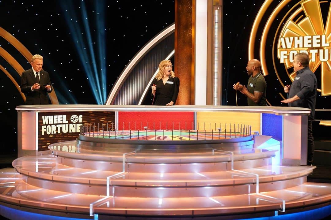 アメリカン・ブロードキャスティング・カンパニーのインスタグラム：「You never know when a spin could be the first step to winning $1 million for charity! 🙌 #CelebrityWheelOfFortune」