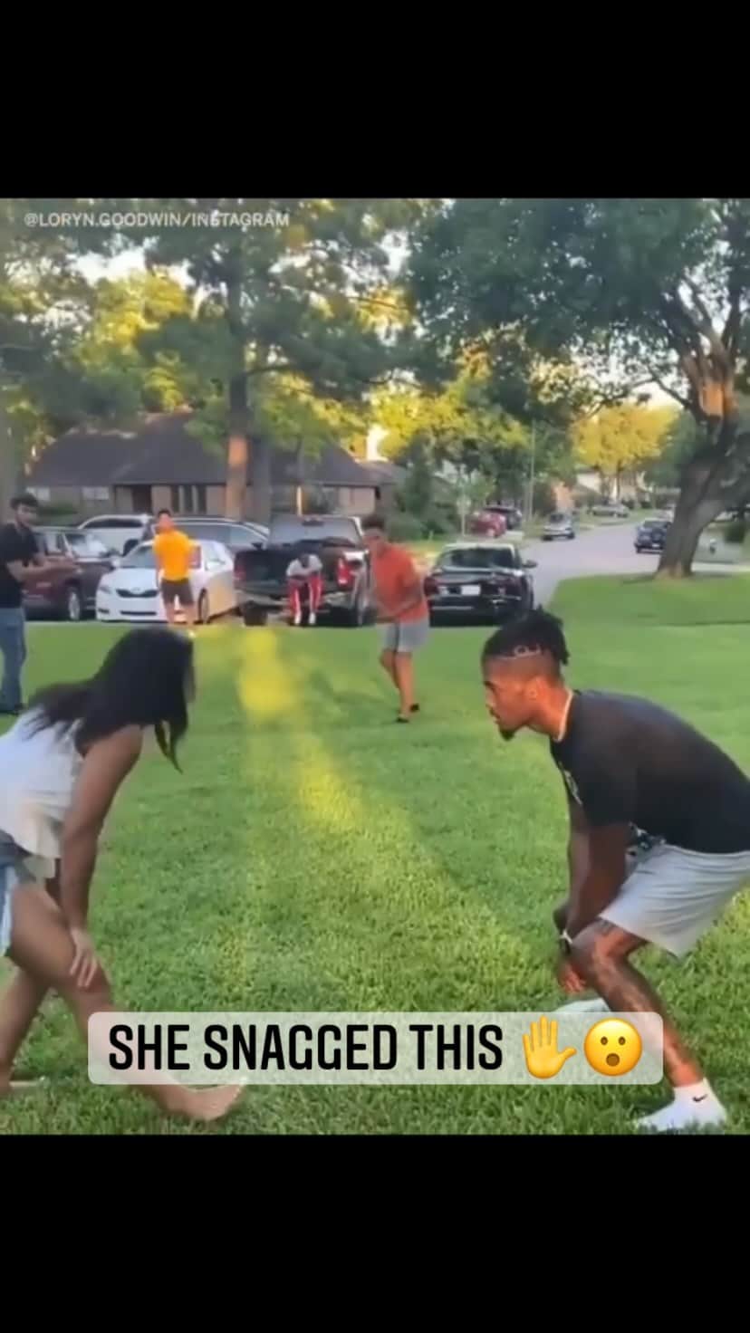 espnのインスタグラム：「She had to let him know 😅✋ (via @loryn.Goodwin, @espnw)」