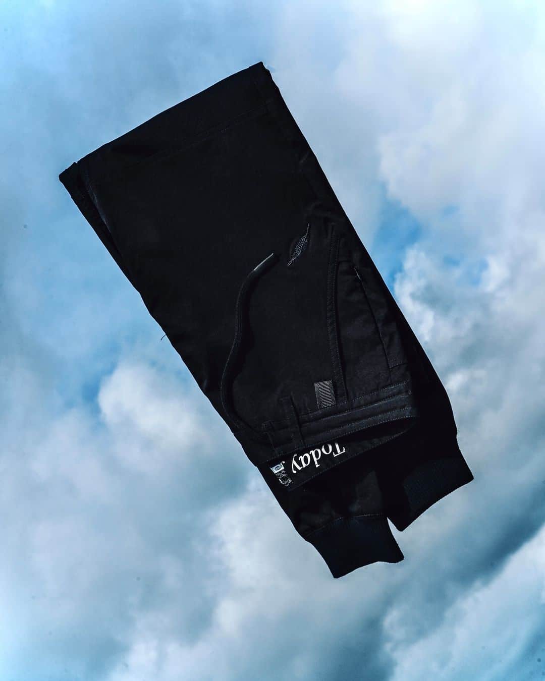パブリッシュブランドのインスタグラム：「Legacy 365, built by the elements for the elements. Next Thursday, 9 AM sharp. #todayfortomorrow」