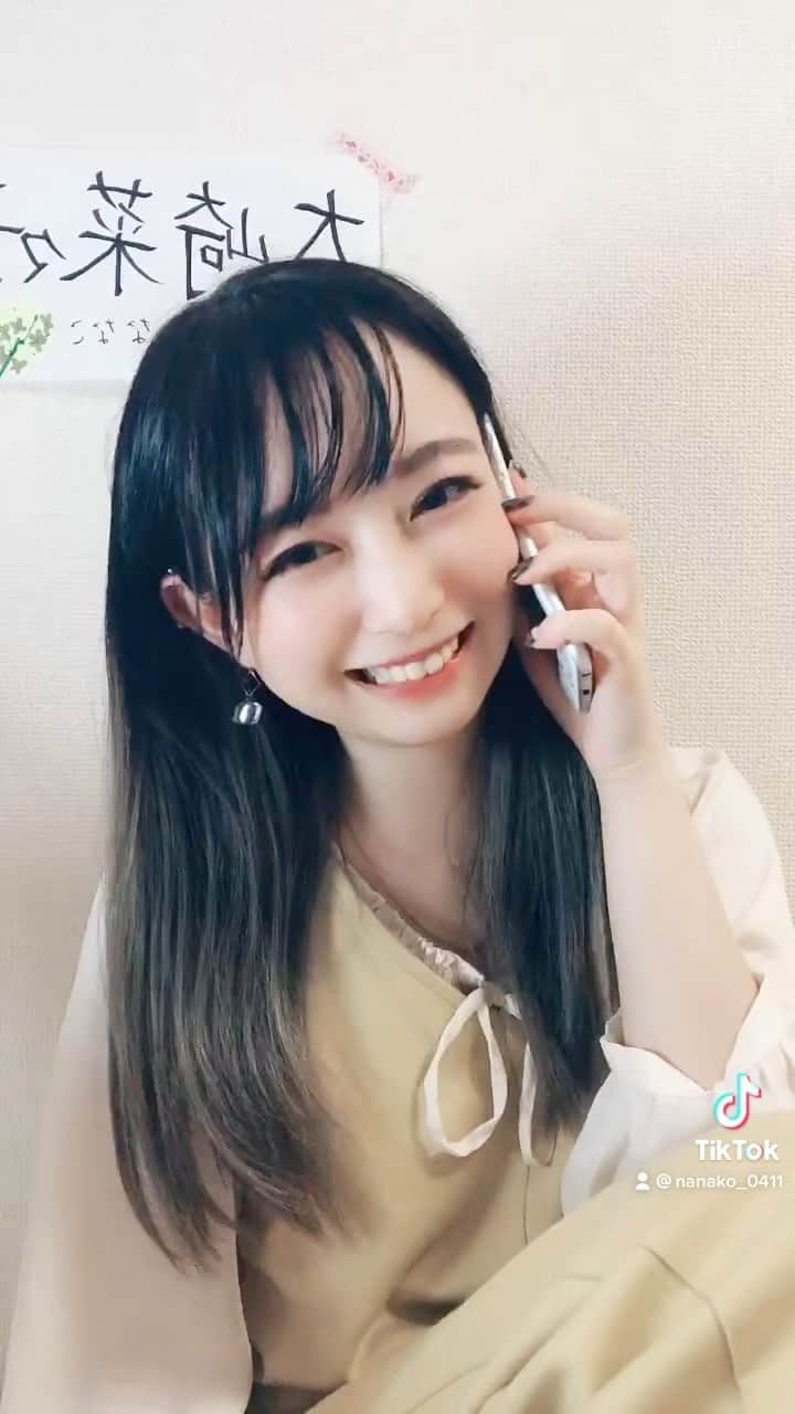 大崎菜々子のインスタグラム：「去年の自分髪長い👀  #tiktok  #横浜美少女図鑑 @bishoujozukan_official #ラジオパーソナリティー #我的最愛  #fashiongram #좋아요 #팔로우미 #오오티디  #패션  #패션스타그램#셀피 #셀카 #셀스타그램 #model #cosplayer #l4l #girl  #cute#instagood #色白女子 #ブルベ夏 #makeup #cosmetics」