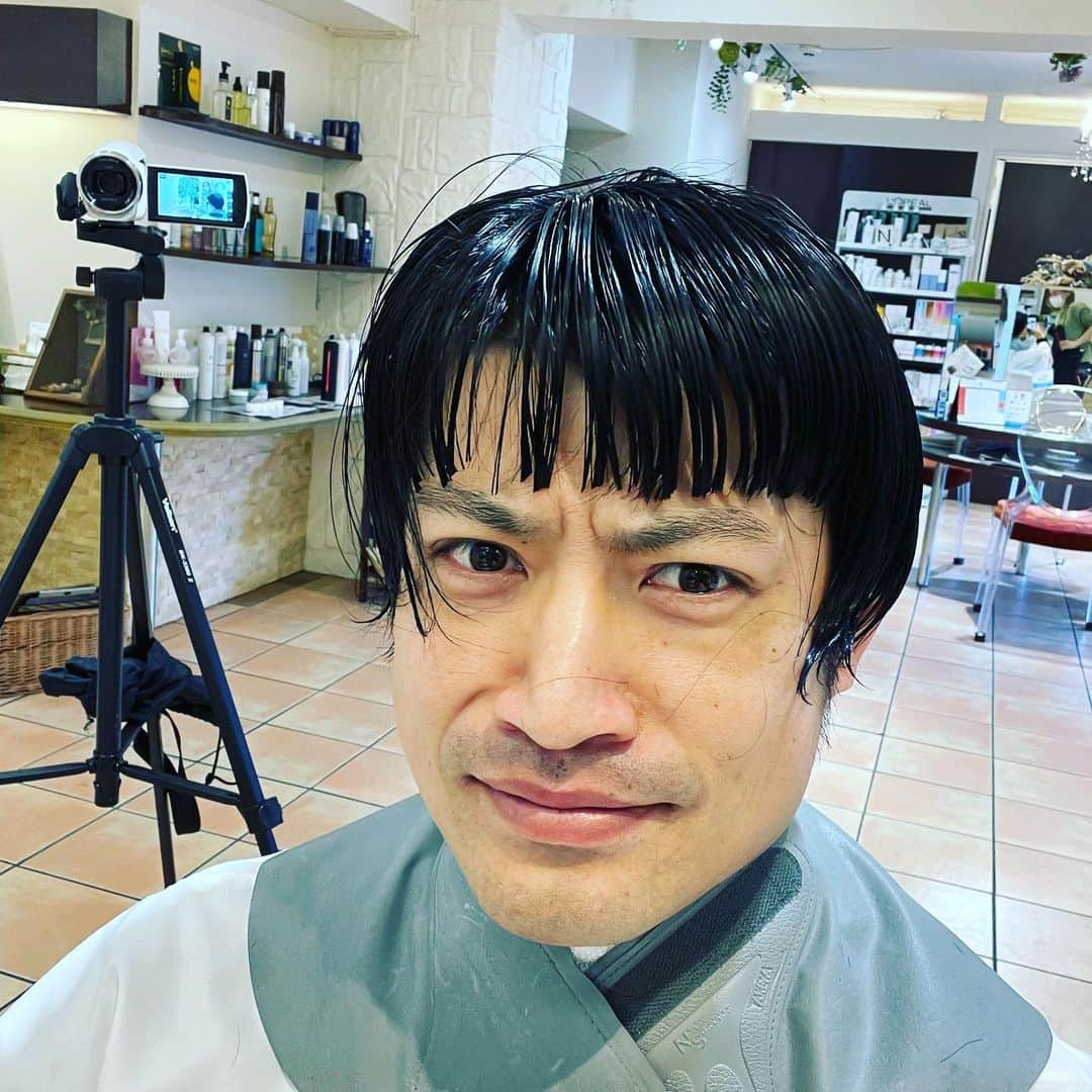 すずけんのインスタグラム：「ブリザード寿から観山寿一になってきまーす笑笑  YouTubeもお楽しみに♪  #俺の家の話 #ものまね #長瀬智也　さん #スズケン」