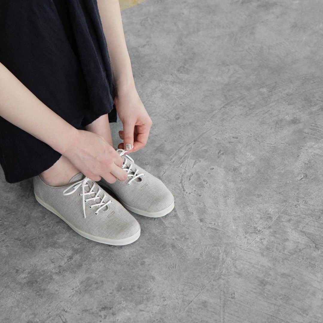 のインスタグラム：「LITE UBAL CL / GRAY  #moonstarshoes  #finevulcanized  #liteubalcl  #madeinkurume」