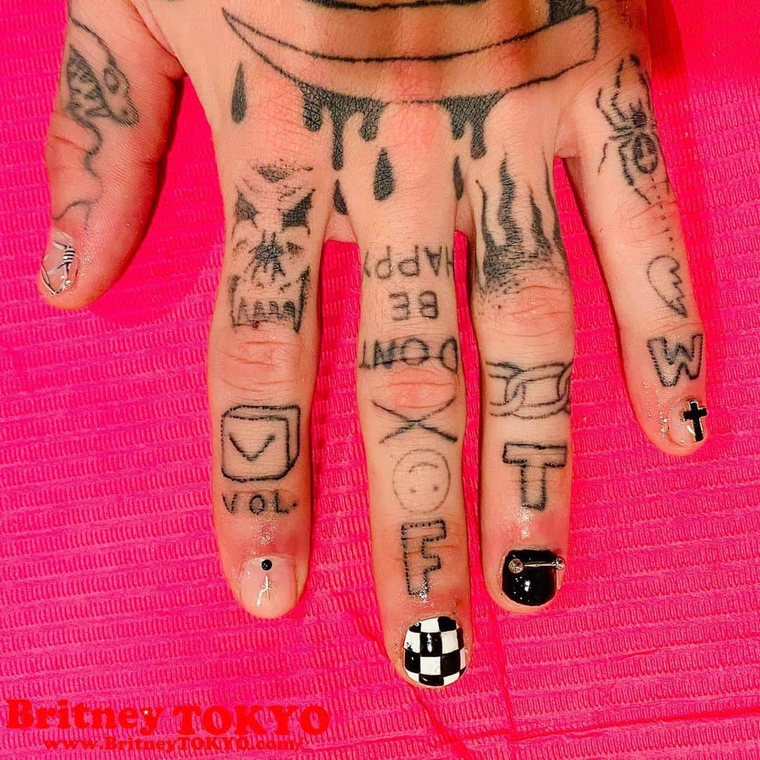 Britney TOKYOさんのインスタグラム写真 - (Britney TOKYOInstagram)「🖤🖤🖤🖤🖤  #nailart #nails #fashion #mensnails #malenails #britneytokyo #ネイル #メンズネイル」2月19日 12時01分 - britneytokyo