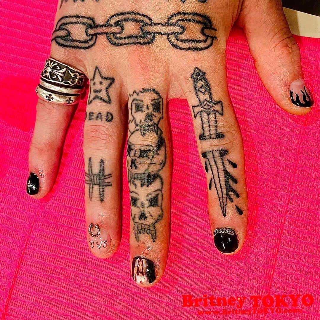 Britney TOKYOさんのインスタグラム写真 - (Britney TOKYOInstagram)「🖤🖤🖤🖤🖤  #nailart #nails #fashion #mensnails #malenails #britneytokyo #ネイル #メンズネイル」2月19日 12時01分 - britneytokyo