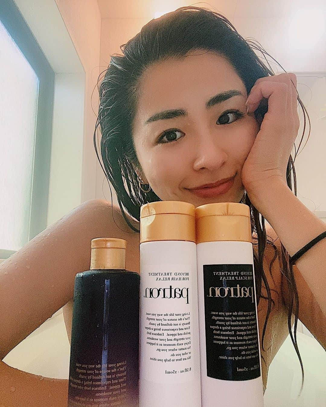 MIYAさんのインスタグラム写真 - (MIYAInstagram)「朝からいい香りに包まれて🥰﻿ ﻿ Newシャンプー、トリートメント﻿ @patron.tokyo 💕﻿ ﻿ 香りも良くてサラサラ〜✨﻿ ハイトーンでダメージひどい髪が生き返る🥲✌🏾﻿ ﻿ ﻿ #patron #patrontokyo #hair #haircare #shampoo #treatment #beauty #ダメージ #ケア #ヘアケア #ハイトーン #トリートメント #美容」2月19日 12時07分 - _miya_2