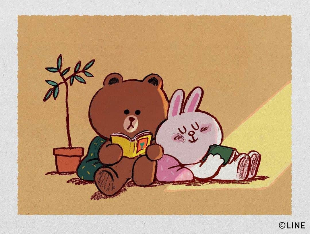 LINE FRIENDSさんのインスタグラム写真 - (LINE FRIENDSInstagram)「It's a bright sunshiny day... 🌞  #BROWN #CONY #sweetheart #lovers #bookgram #stayhomechallenge #LINEFRIENDS」2月19日 12時16分 - linefriends