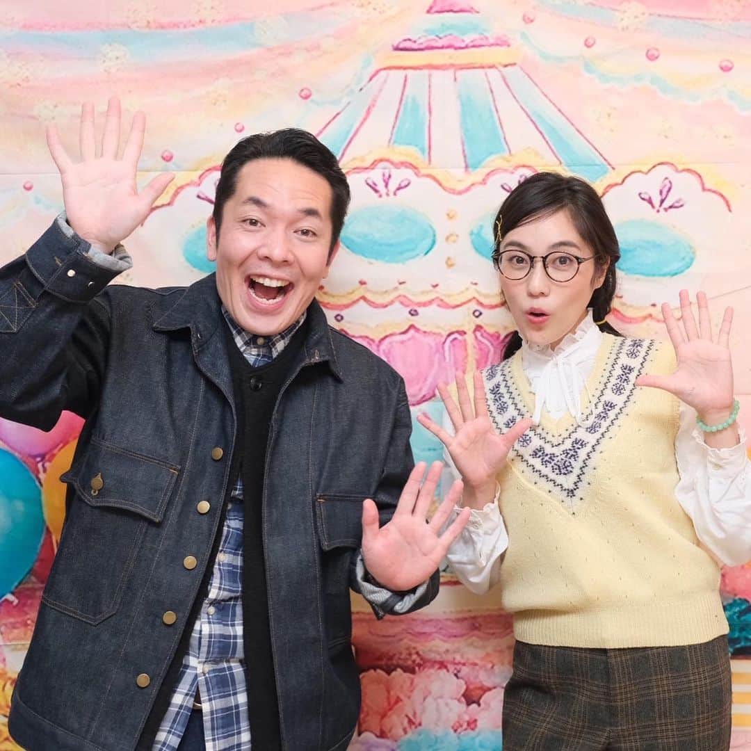 小澤真利奈さんのインスタグラム写真 - (小澤真利奈Instagram)「昨日の、YouTube大喜利の衣装はこちら✨ 今日のYouTube大喜利は、私もみなさんと一緒にチャットで参加します😊 すっごく楽しみです！  #くるみらTV  @kurumiratv   #昨日の衣装 #小澤真利奈 #原宿シカゴ @harajukuchicago_official   #うえちゃん #うえだのまさゆき @uechan_uedano  @walnuts_importclothing  #walnuts #ウォルナッツ #原宿シカゴ  #Photo #カメラマン #ほりたよしか さん @yoshikahorita  @caminari_inc   #スタイリスト #まりちゃん @maritanimoto   #ヘアメイク @_nagigee   #今日のくるみらTVは #21時から #YouTube大喜利 #ゲストは住吉美紀さん #楽しみです！」2月19日 12時27分 - marina_kozawa_official