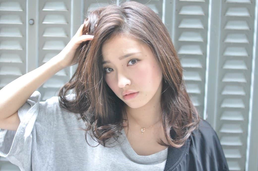 のインスタグラム：「初めてサロンモデルした時の懐かしい写真🥺  そいえば、10代の頃は大人になりたくてずっと前髪つくらずに伸ばしてたなぁ🐰  今は常に若くありたい🤣  #サロンモデル  #サロン  #10代  #撮影会 #youtube #ビジョビ #youtuber #youtuber好きな人と繋がりたい #動画  #可愛い女の子 #自撮り #フリーモデル #写真好きな人と繋がりたい  #salon #salonmodel  #asian #asianbeauty #asiangirls #asiansexy #japanese #japaneseidol #ig_japan #igers #picoftheday #photo #model #instagood #followme #instafollow #photooftheday」