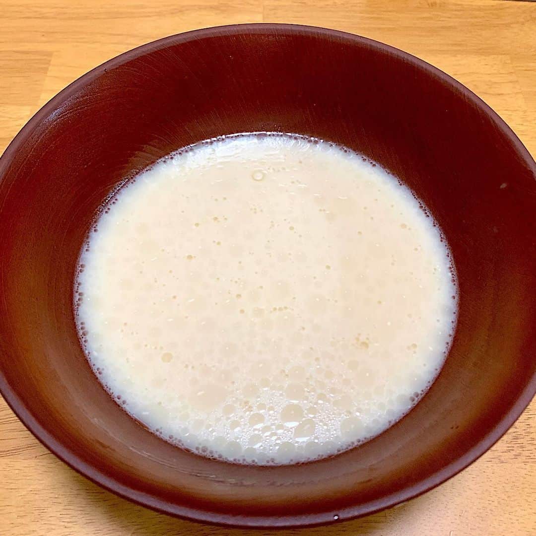 日比直博さんのインスタグラム写真 - (日比直博Instagram)「今日も今からレコーディング。 最近は歌う前にとんこつラーメンのスープだけを飲むようにしてます。 なんか調子良くなる気がする。」2月19日 12時41分 - hibinaohiro0926