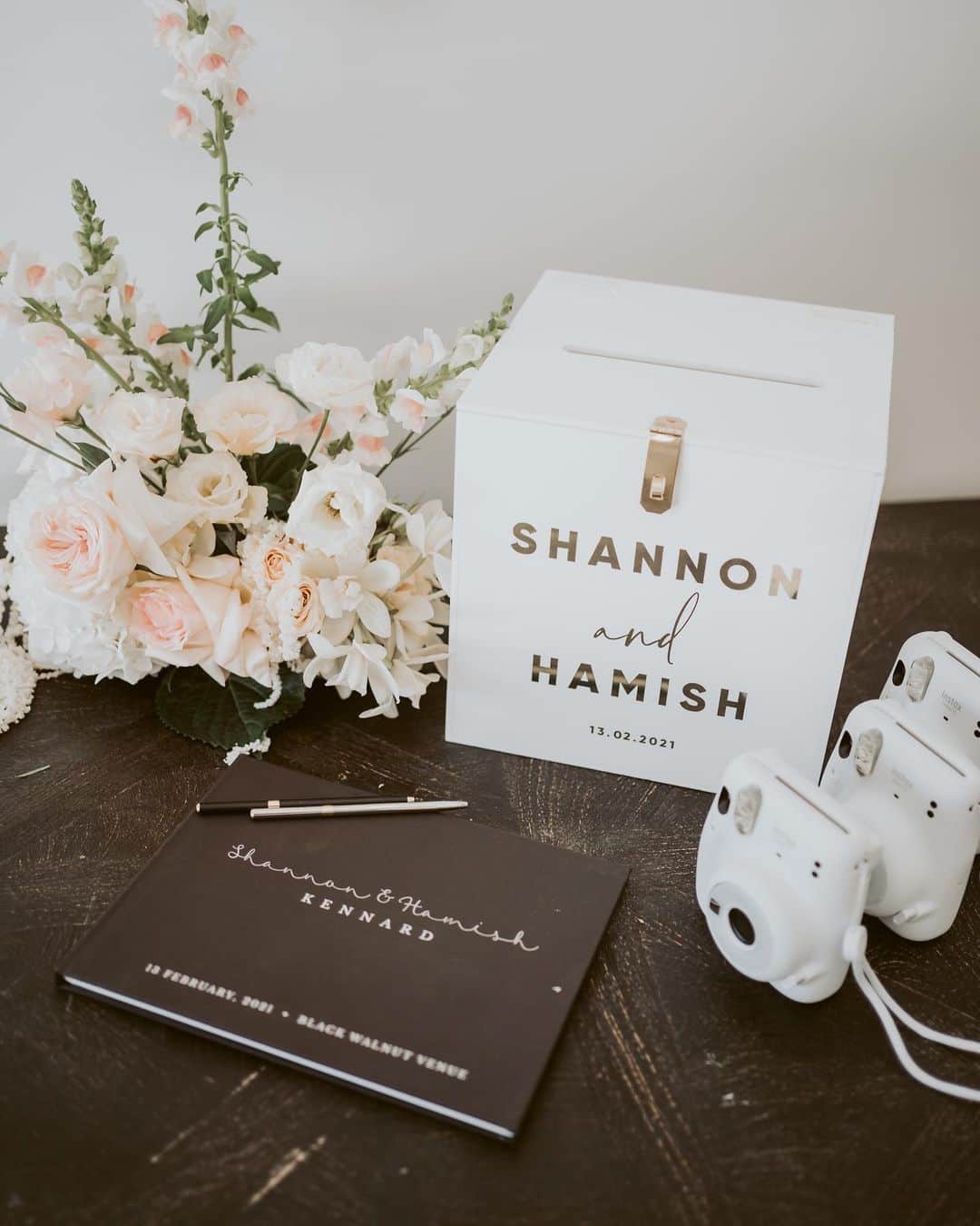 Shannonさんのインスタグラム写真 - (ShannonInstagram)「More vendors that made our day amazing! 💓😭 it’s all in the details! 👌🏼 Any questions, let me know! 🍾 my vibe for the day was modern and relaxed... lots of shades of golds, pinks, champagnes, blacks and whites! 👀 I wanted florals with lots of texture and shape, different sizes and shades! 💐 We had polaroid cameras around the place for guests to have fun with, share plates for food, places to sit and relax in the sun and lots of drinks to enjoy! Feel free to save this post for inspo, and I recommend all the vendors we used! We had no issues at all, and everything exceeded my expectations 😭💓  Photography: @davidle_nz  Coordination: @blumedarling Venue: @blackwalnutvenue  Wine & bubbles: @youngandcowines_nz  Cake: @thecakery_palmerston.north  Signage & menus: @paperdarlingnz  Florals: @onmyhand  Video: @sinkorsurface  Food: @nobiggie.food  Neon sign: @radikalneon  Table linen: @theprettypropshop  Guest book: @paperboundlove Polaroids: @instaxnz Caravan & hire items: @rentforeventsnz Dj: @dj4younz @thedjdifference」2月19日 13時07分 - shaaanxo