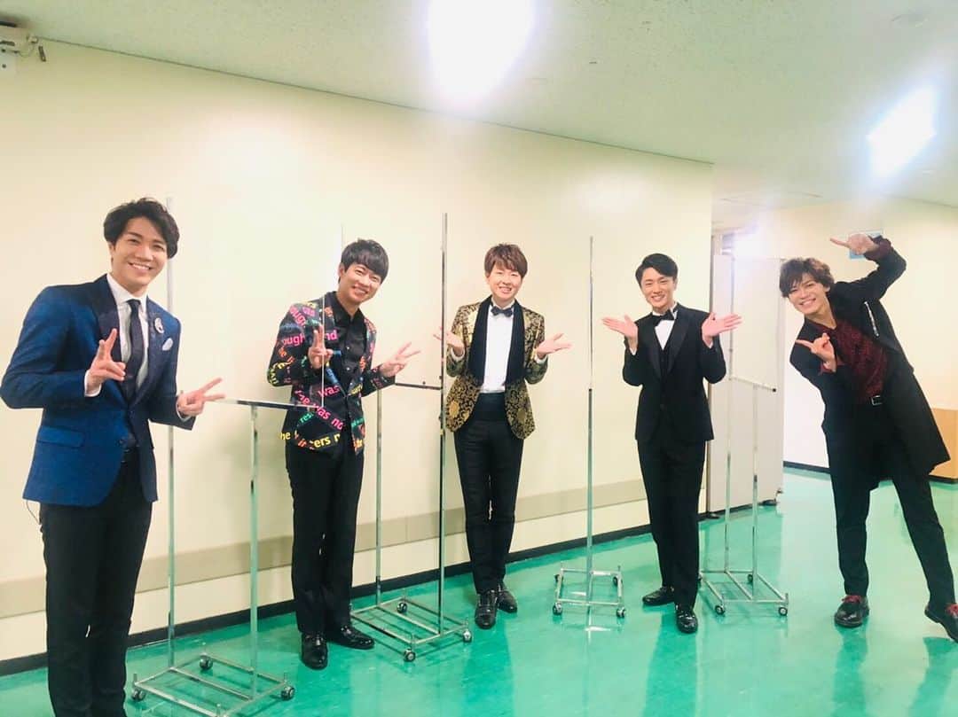 松阪ゆうきのインスタグラム：「先日の『演歌フェス』 BS4K生放送📺  ご覧くださいました皆さま ありがとうございました😊  五ツ星演歌男子のメンバーに入れて頂き光栄でした🤲  これから NHKのBSプレミアムでの 放送もあります。  我々メインは 一部でございます♪  是非ご覧くださいね💖  NHK BSプレミアム📺 『演歌フェス2021』  （第一部） 2/28（日） 午後７時３０分～８時５９分 3/6（土） 午後０時～１時２９分(再) 3/12（金） 午後４時３０分～５時５９分(再)  （第二部） 3/7（日） 午後７時３０分～８時５９分 3/13（土） 午後０時～１時２９分(再) 3/19（金） 午後４時３０分～５時５９分(再)  （第三部） 3/14（日） 午後７時３０分～８時５９分 3/20（土） 午後０時～１時２９分(再) 3/26（金） 午後４時３０分～５時５９分(再)  宜しくお願いします🤲  ゆうき♪  #松阪ゆうき #演歌フェス2021 #5つ星演歌男子 #五ツ星演歌男子 #パクジュニョン さん #真田ナオキ さん #中澤卓也 さん #新浜レオン さん #田村直之 アナウンサー #小松宏司 アナウンサー」