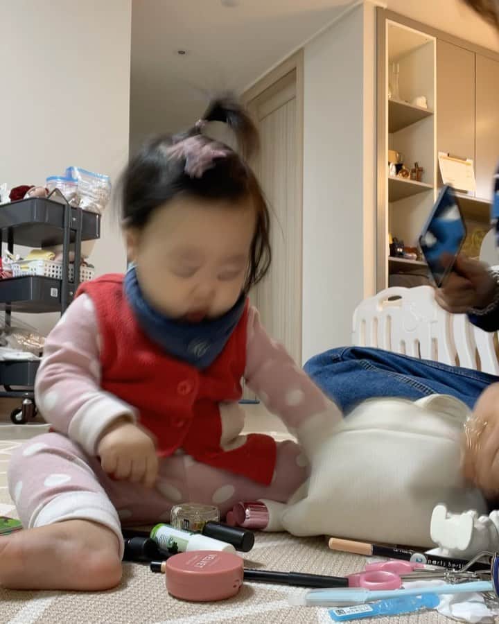 イ・ユンジのインスタグラム：「메이크업어시스턴트#유어마소울#바쁘다바뻐」