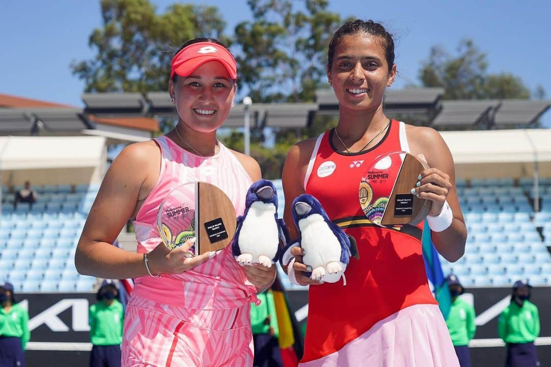 WTA（女子テニス協会）さんのインスタグラム写真 - (WTA（女子テニス協会）Instagram)「First team title 🏆👏 Congratulations to @kamilla200 and @ankitaraina_official on winning the Phillip Island Trophy doubles title!」2月19日 13時54分 - wta