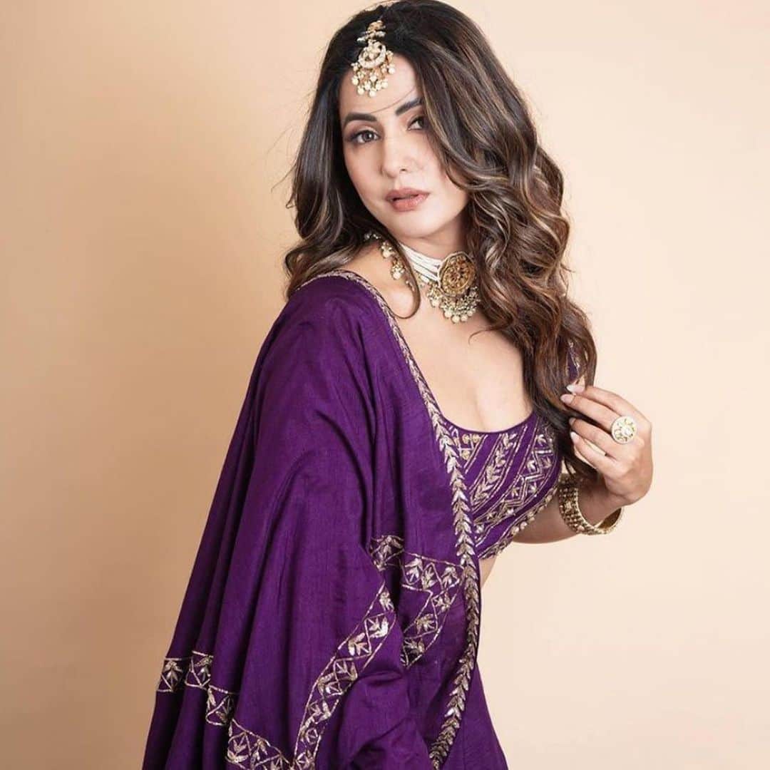 Indianstreetfashionのインスタグラム：「The aubergine grid ♥️  Hina Khan being a beaut as usual .. #indianstreetfashion @indianstreetfashion #indianwedding #weddings #weddingsupplier #wedding #weddingsofinstagram #instawedding  #bridesofindia #bridesofinstagram #indianbridaloutfit #bridaloutfit #weddinglook  #bridestyle #weddingtrend #jewellery #weddinginspo #weddingplanner #weddingblogger #destinationwedding #weddingchoreography #couture #weddingjewellery #weddingshopping #weddingseason #indiandesigner」