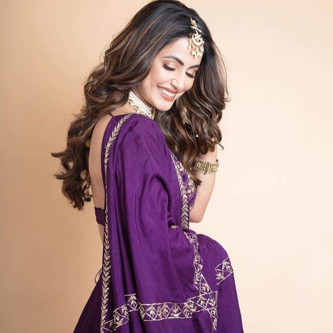 Indianstreetfashionのインスタグラム：「The aubergine grid ♥️  Hina Khan being a beaut as usual .. #indianstreetfashion @indianstreetfashion #indianwedding #weddings #weddingsupplier #wedding #weddingsofinstagram #instawedding  #bridesofindia #bridesofinstagram #indianbridaloutfit #bridaloutfit #weddinglook  #bridestyle #weddingtrend #jewellery #weddinginspo #weddingplanner #weddingblogger #destinationwedding #weddingchoreography #couture #weddingjewellery #weddingshopping #weddingseason #indiandesigner」