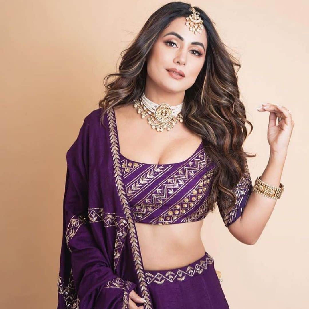 Indianstreetfashionのインスタグラム：「The aubergine grid ♥️  Hina Khan being a beaut as usual .. #indianstreetfashion @indianstreetfashion #indianwedding #weddings #weddingsupplier #wedding #weddingsofinstagram #instawedding  #bridesofindia #bridesofinstagram #indianbridaloutfit #bridaloutfit #weddinglook  #bridestyle #weddingtrend #jewellery #weddinginspo #weddingplanner #weddingblogger #destinationwedding #weddingchoreography #couture #weddingjewellery #weddingshopping #weddingseason #indiandesigner」