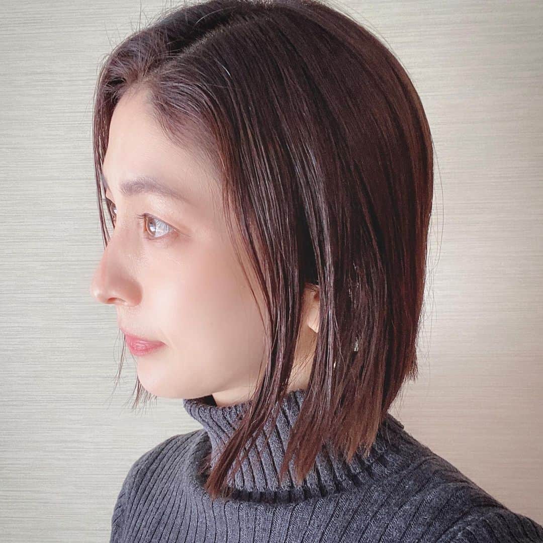 奥田恵梨華さんのインスタグラム写真 - (奥田恵梨華Instagram)「「髪を切りました」という写真を送るためにさっき撮りました。切りたてではないです（事後報告） スッキリしていいです。」2月19日 15時08分 - erikaokuda_official