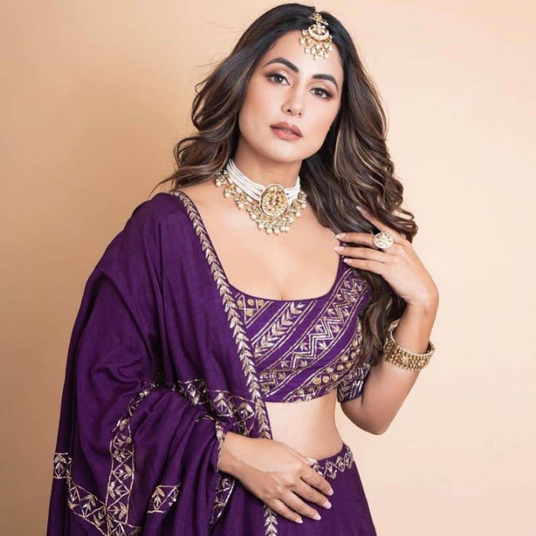 Indianstreetfashionのインスタグラム：「The aubergine grid ♥️  Hina Khan being a beaut as usual .. #indianstreetfashion @indianstreetfashion #indianwedding #weddings #weddingsupplier #wedding #weddingsofinstagram #instawedding  #bridesofindia #bridesofinstagram #indianbridaloutfit #bridaloutfit #weddinglook  #bridestyle #weddingtrend #jewellery #weddinginspo #weddingplanner #weddingblogger #destinationwedding #weddingchoreography #couture #weddingjewellery #weddingshopping #weddingseason #indiandesigner」