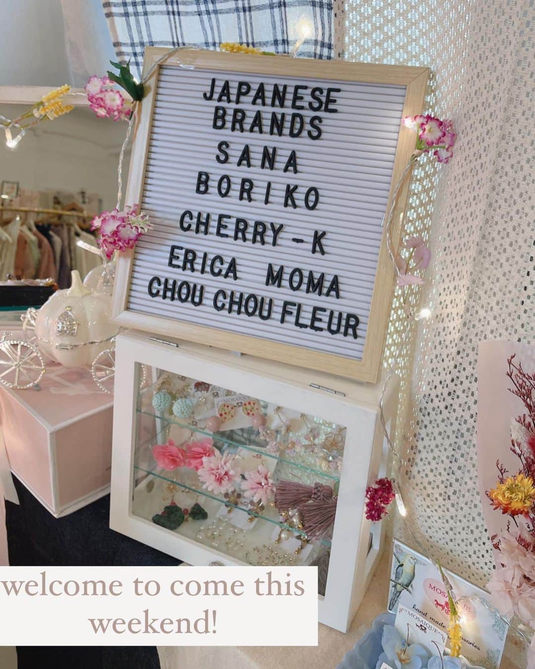 Fleur Fleurのインスタグラム：「Lalune Market Day 2 🥳🥳🥳 每一個品牌有驚喜 我哋會不停咁update🥰👌🏻👌🏻👌🏻 真係非常之鼓勵大家喺呢四日市集都上嚟參觀 我哋今日星期五嘅營業時間係：  星期五下午1點到9點 星期六下午1點到9點 星期日下午1點到9點  總共有四日😋😋😋😋✨ 請留意番每個品牌只係暫時會做一次市集 賣晒嘅真係會非常之限量㗎🤷🏻‍♀️🙈💗💗💗 呢個禮拜日可以早啲上嚟參觀添😘😘😘💞」