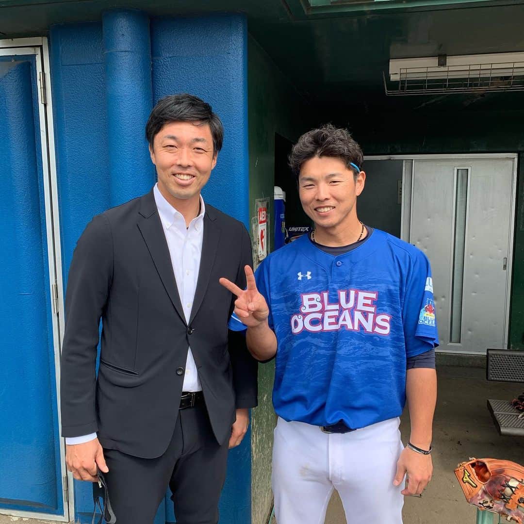 のインスタグラム：「皆さんこんにちは！ 今日は僕たちのキャンプ地に吉見さんが来てくれました！！ 相変わらず元気そうで良かったです！！ 久々に話せて楽しかったー！！笑 またご飯連れてってくださいねー！笑 本当にありがとうございました！！  #吉見一起 #変わってねーなって言われた笑」