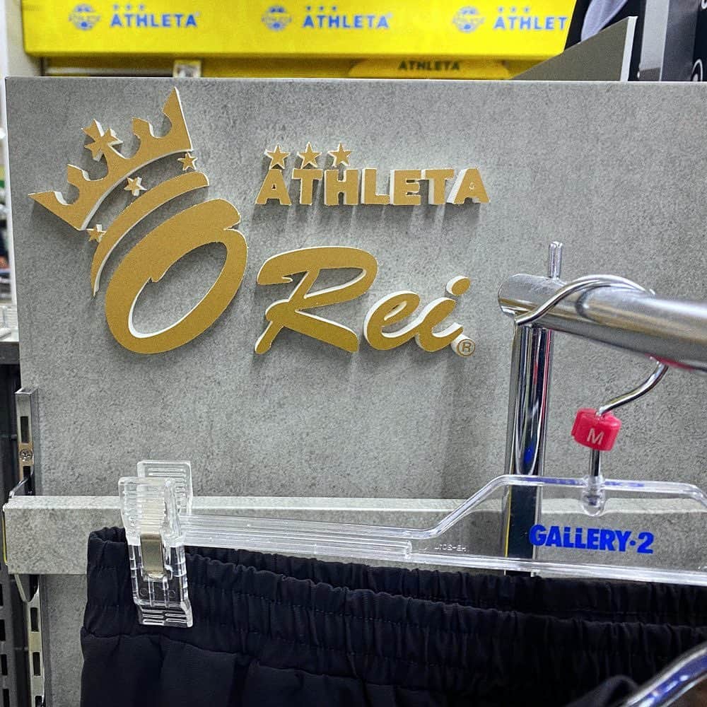ATHLETAさんのインスタグラム写真 - (ATHLETAInstagram)「Gallery2新宿店さまと渋谷店さまにATHLETAのハイエンドなコレクション<ATHLETA O Rei （オーヘイ）レーベル>コーナーに2021春夏モデルが登場！ お近くにお越しの際はぜひお立ち寄りください！  新宿アドホック6F店 東京都新宿区新宿3-15-11 アドホック新宿6F 03-3354-2192 11:00～20:00  スポーツショップ GALLERY・2 NEW・渋谷店2F 東京都渋谷区宇田川町36-10 2F 03-5728-3882 平日 12:00～19:00　土日祝 11:00～19:00  #Orei #gallery2 #ATHLETA #futebol #futsal #オーヘイ #ギャラリー2 #ギャラリー2渋谷店 #ギャラリー2新宿店 #アスレタ #サッカー #フットサル #注目アイテム #指導者」2月19日 16時07分 - athleta.jp
