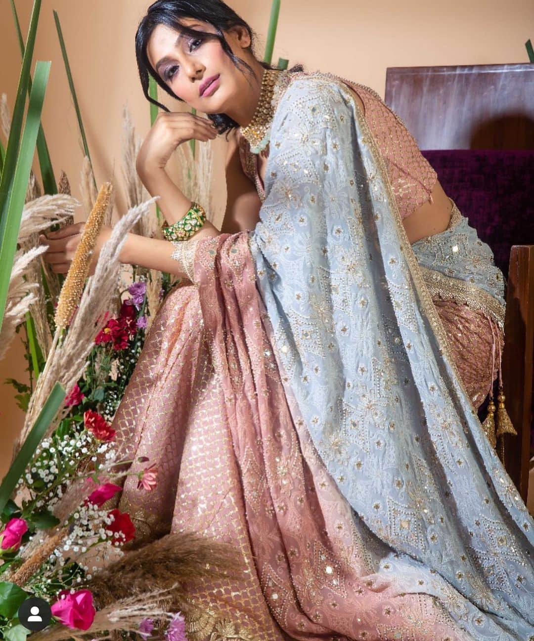 Indianstreetfashionのインスタグラム：「Baby powder and peach pink 💕 #indianstreetfashion @indianstreetfashion #indianwedding #weddings #weddingsupplier #wedding #weddingsofinstagram #instawedding  #bridesofindia #bridesofinstagram #indianbridaloutfit #bridaloutfit #weddinglook  #bridestyle #weddingtrend #jewellery #weddinginspo #weddingplanner #weddingblogger #destinationwedding #weddingchoreography #couture #weddingjewellery #weddingshopping #weddingseason #indiandesigner」
