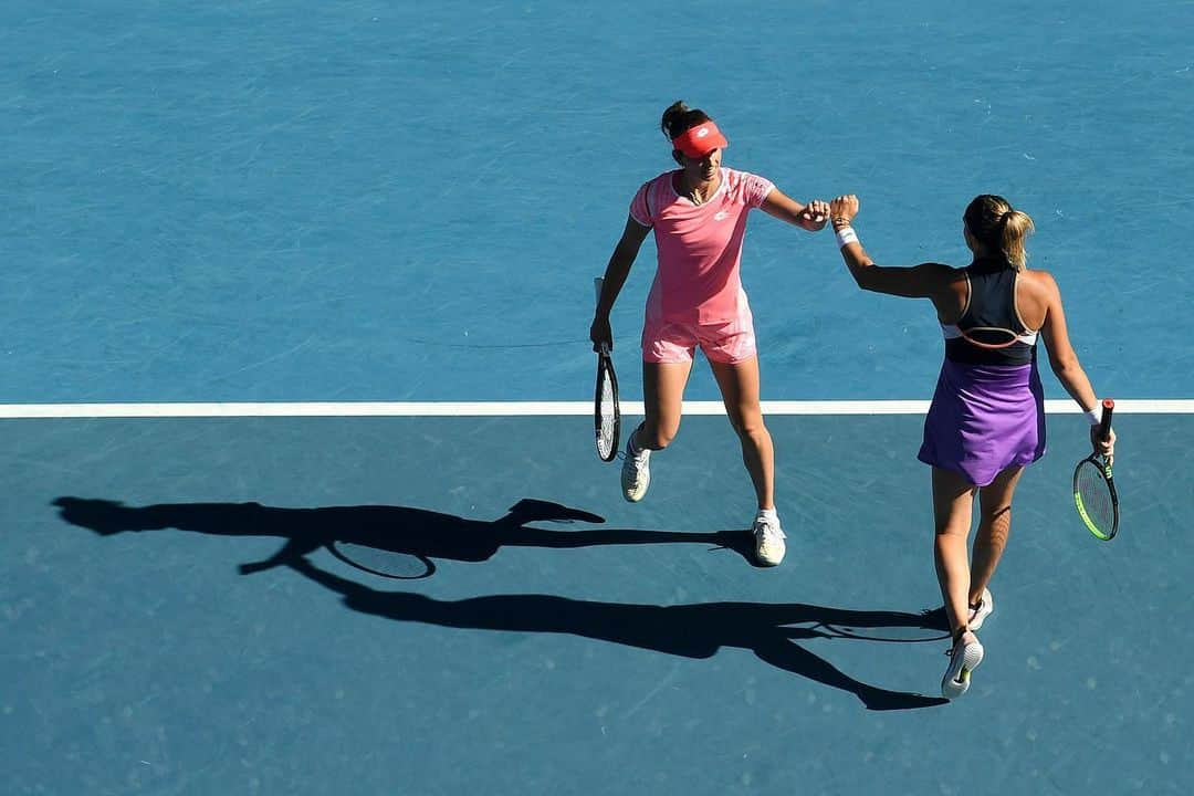 WTA（女子テニス協会）さんのインスタグラム写真 - (WTA（女子テニス協会）Instagram)「Second Grand Slam title together 🏆🏆 @sabalenka_aryna and @mertenselise are your @australianopen doubles champions! 👏 #AO2021」2月19日 16時17分 - wta