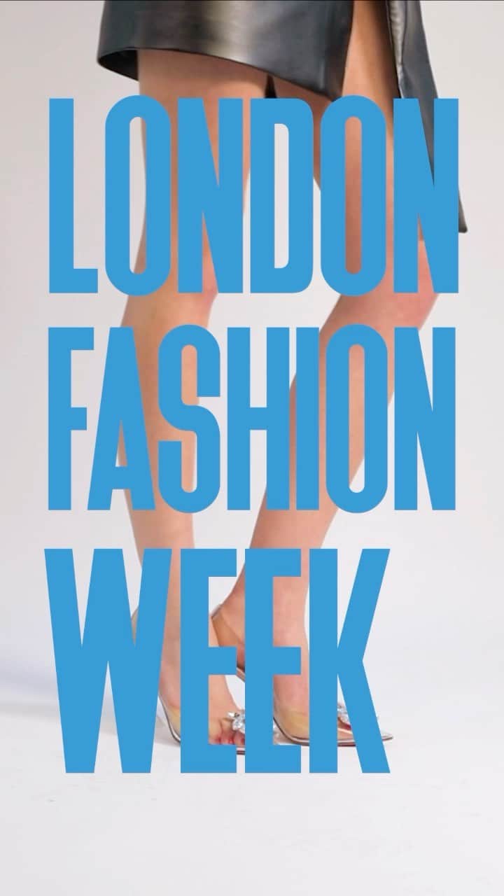 Harrodsのインスタグラム：「Who’s in the mood for #LondonFashionWeek? 🙌 Extraordinary brands, new design talent – and all now available digitally, we can’t wait to see what our home city has in store. Stay tuned...   Featured brands: @Hublot, @ShayJewelry, @TudorWatch, @AminaMuaddiOfficial, @PiferiOfficial, @Gucci, #BottegaVeneta, @JW_Anderson.   #Harrods #HarrodsFashion #LFW   Our stores are closed but you can still discover the #WorldOfHarrods through Personal Shopping and online at harrods.com.」