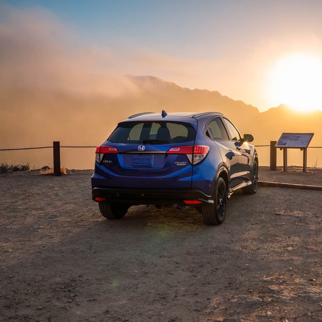のインスタグラム：「Stay awhile. #HondaHRV」