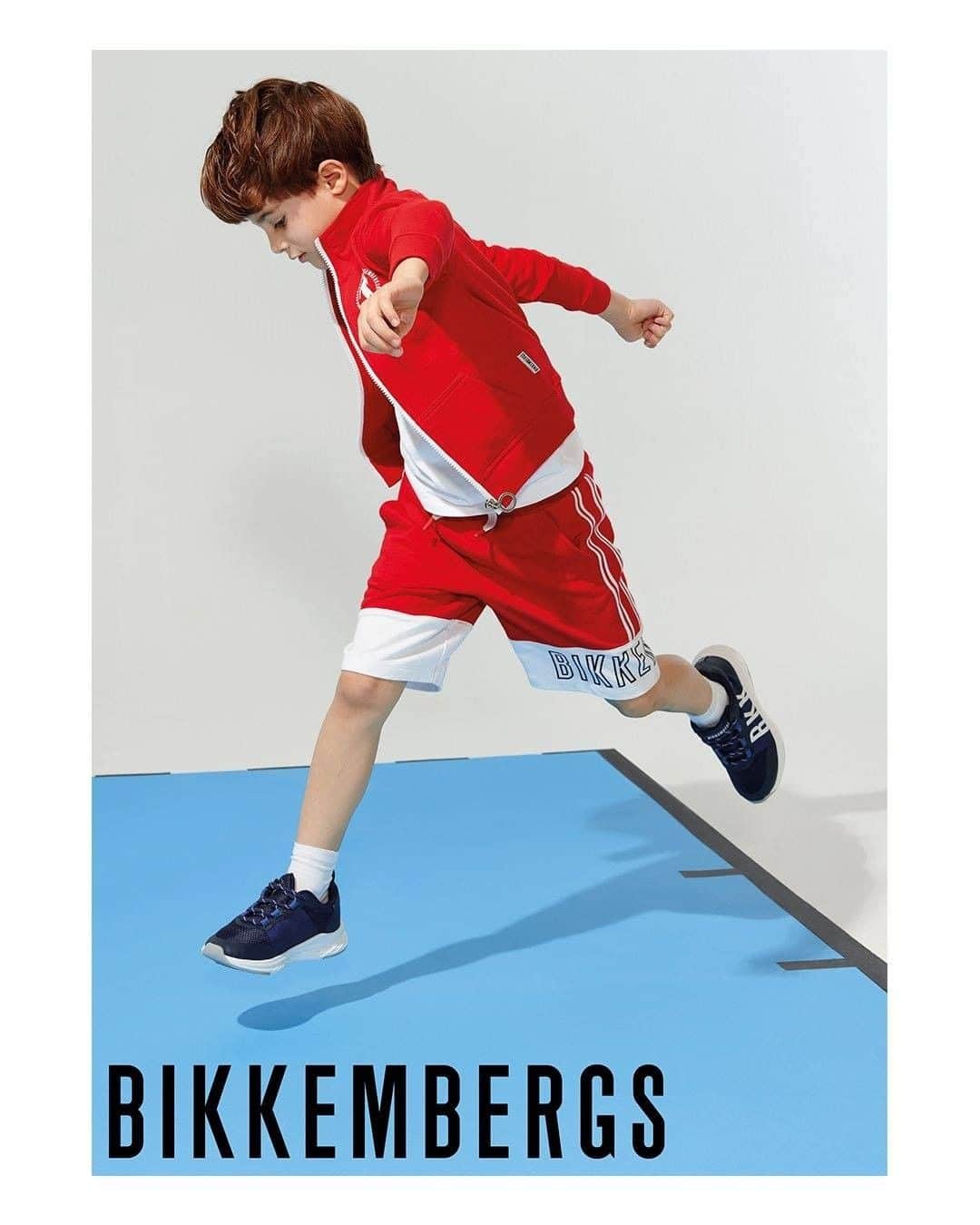 ダーク ビッケンバーグのインスタグラム：「The cool kids always run wild and free! Discover the full Bikkembergs’ SS2021children’s wear collection on our online store.  #DirkBikkembergs #Bikkembergs #BKKJunior #SS21」