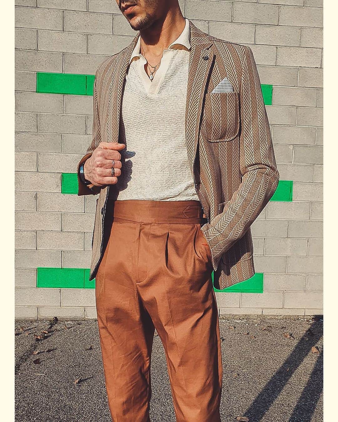 ザゴンマンさんのインスタグラム写真 - (ザゴンマンInstagram)「🟣 when I get there 😉 . . . . . #xagonman #palette #vintage #wall #stripes #newpost #friday #jacket #collection #february #beyourself」2月20日 2時31分 - xagonman_clothing