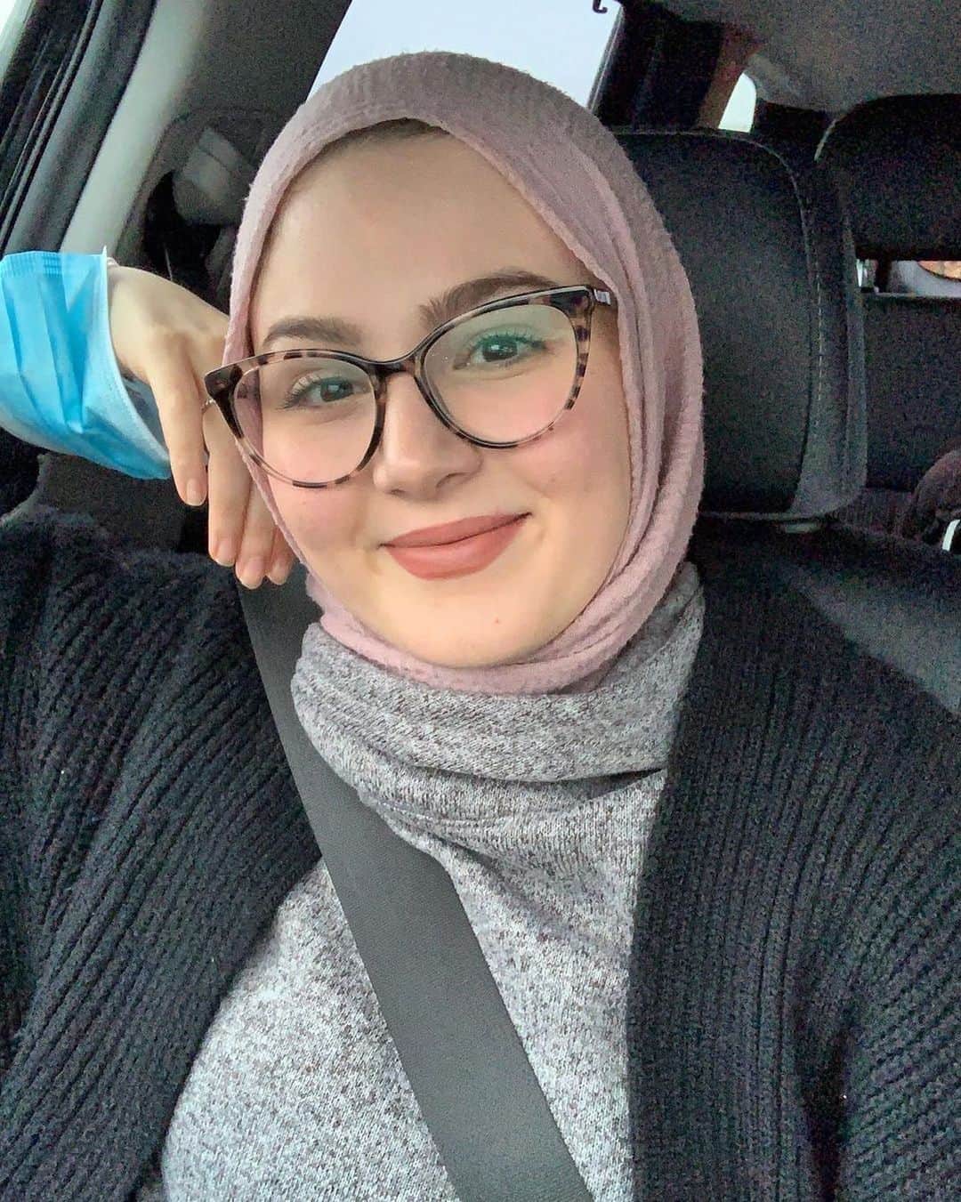 Warby Parkerのインスタグラム：「Shout out to @beesofthehive for making our Haley frames look good 😍👏 More of our favorite tags in our Frame Crush Friday Story!」