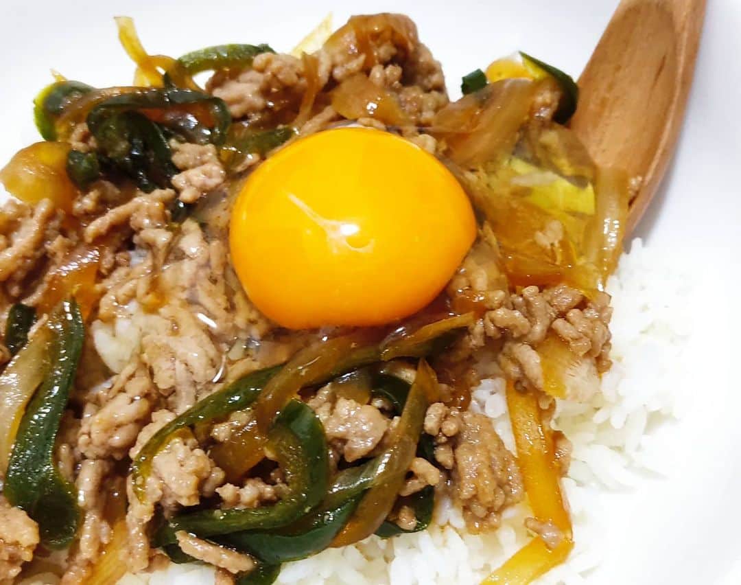 のインスタグラム：「うまし  #ひき肉丼」