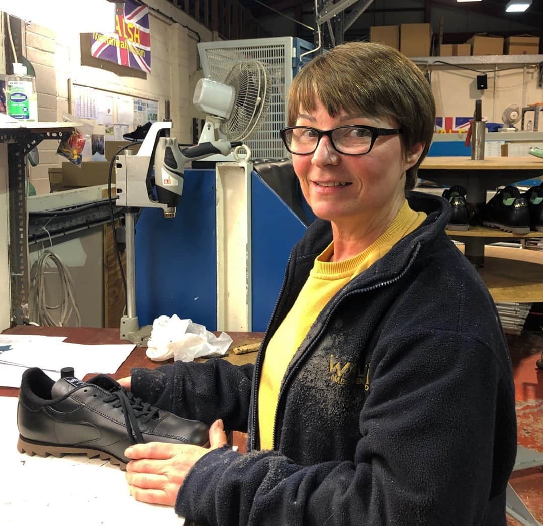 のインスタグラム：「A big congratulations at Walsh for our Production Leader Michele who has been with us 20 years today and crafting your footwear for all this time!🎉  #normanwalshuk #normanwalsh #britishmanufacturing #madeinbritain #ukmfg #shoes #footwear #sneakers」