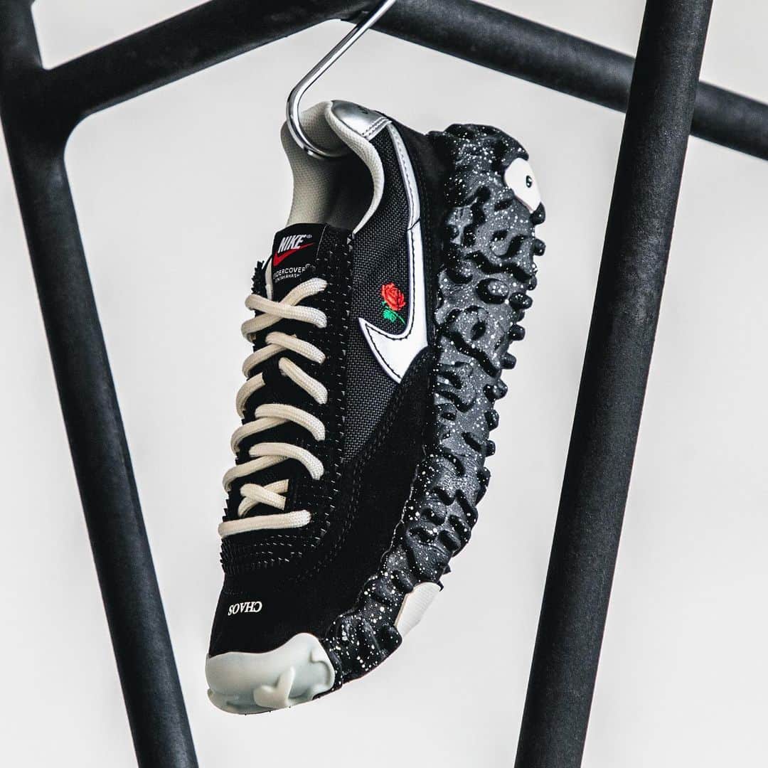 HYPEBEASTさんのインスタグラム写真 - (HYPEBEASTInstagram)「@hypebeastkicks: Here's a detailed look at the @undercover_lab x @nike OverBreak SP. Arriving in two iterations, the sneakers feature various elements that frequently appear in the duo’s past works. Starting with the upper, it's constructed of mesh and suede and boasts a small rose motif paired with the lateral-side Swoosh while featuring the words “Chaos” and “Balance” on the toe. All of this sits atop a bulky React midsole to complete the new-meets-old school aesthetic. The shoes are available now.⁠⁠ Photo: Heison Ho/HYPEBEAST」2月20日 3時05分 - hypebeast