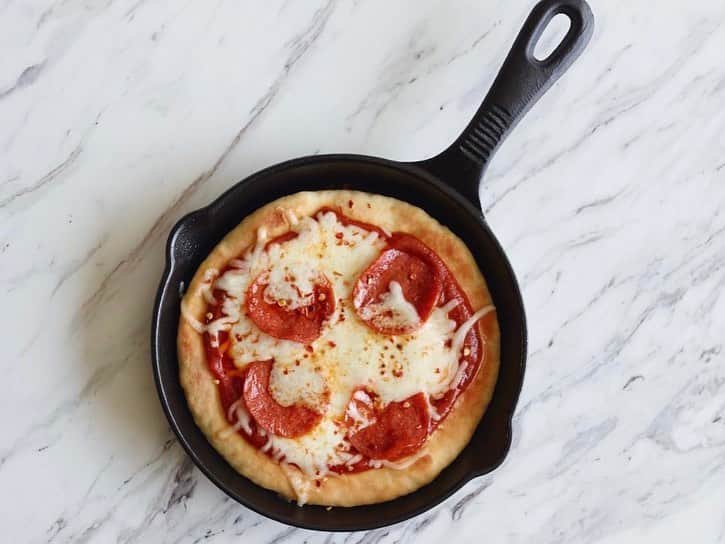 HGTVさんのインスタグラム写真 - (HGTVInstagram)「Shake up your kitchen routine with @FoodNetwork's 10 things to cook in a cast iron skillet. 🍳 Which dish is on the menu this weekend? 😋⁠⁠ ⁠⁠ 2) Fried Chicken 🍗⁠⁠ 3) Dutch Baby Pancakes 🍎 🥞⁠⁠ 4) Pan Pizza 🍕⁠⁠ 5) Spanish Tortilla 🥔 🥚⁠⁠ 6) Bibimbap 🍲⁠⁠ 7) Lasagna 🍅⁠⁠ 8) S'mores 🍫⁠⁠ 9) Panini 🥪⁠⁠ 10) Oatmeal 🥣⁠⁠ ⁠⁠ Discover the recipes when you visit the link in our profile (and select the photo with the cast iron skillets). 🔝 😍⁠⁠ ⁠⁠ 📸 Matt Armendariz⁠⁠ ⁠⁠ #FreshStart #castiron #castironskillet #castironcooking #castironrecipes #recipes #foodnetwork」2月20日 3時07分 - hgtv