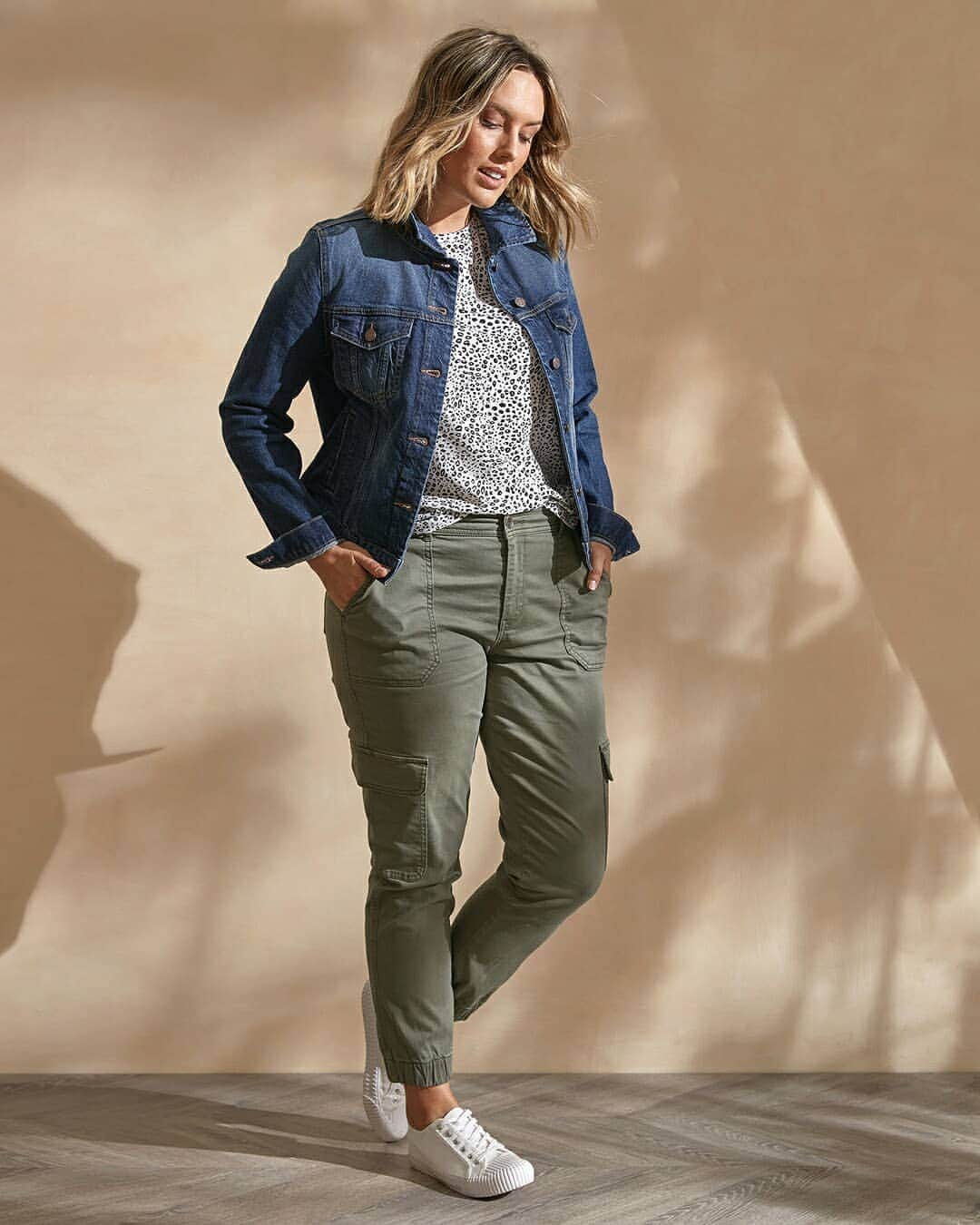 Target Australiaさんのインスタグラム写真 - (Target AustraliaInstagram)「The denim jackets is a wardrobe must-have. Made with stretch denim fabric, it's hard to love it more than we already do  🎯♥️ #targetaus #targetauswomen」2月19日 18時35分 - targetaus