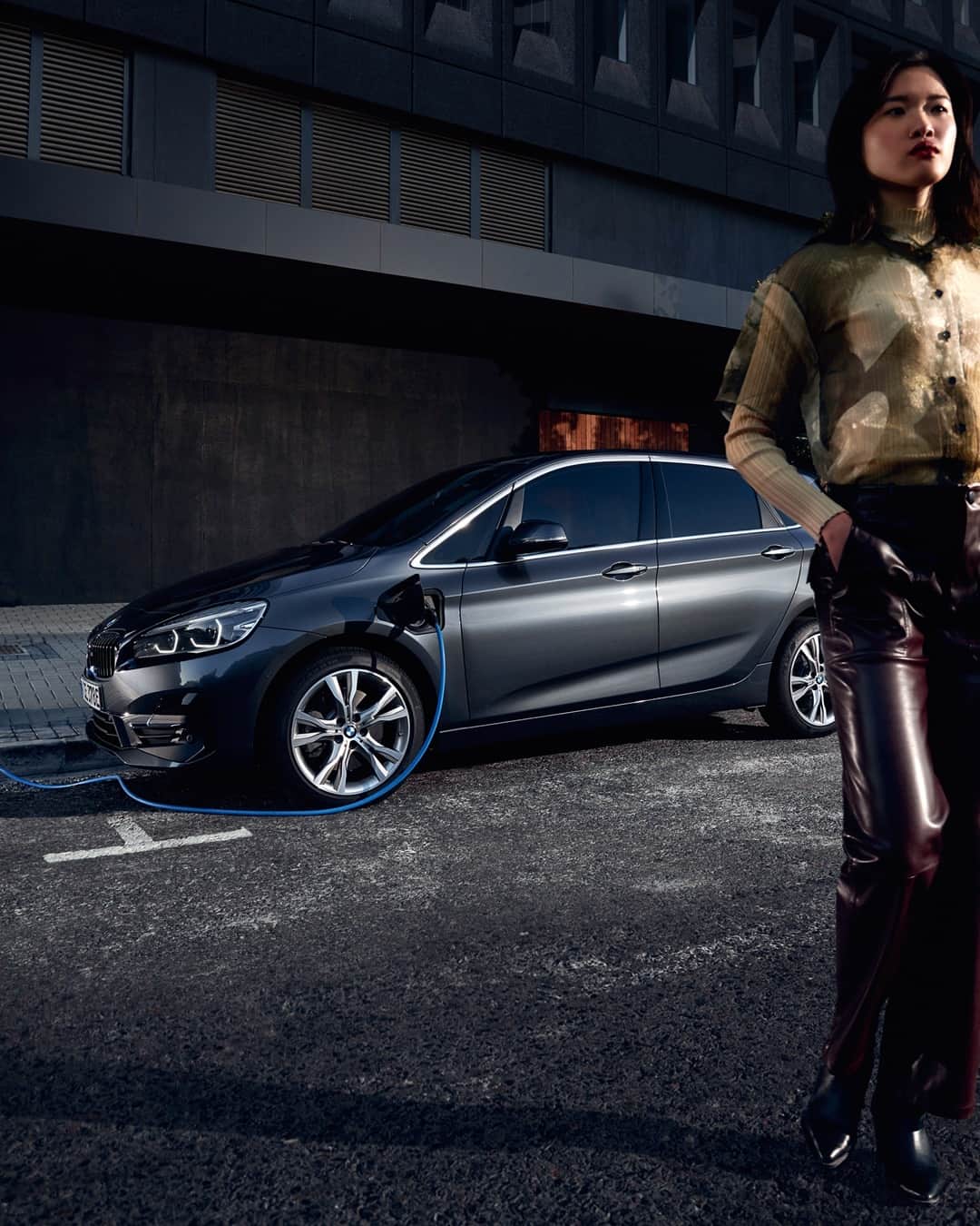 BMWのインスタグラム：「Charged up for the new day ahead. The BMW 2 Series Active Tourer. #THE2 #BMW #2Series #JoyElectrified #pluginhybrid #PHEV __ BMW 225xe Active Tourer: Fuel consumption weighted combined in l/100km: 1.8 (NEDC); 1.7–1.5 (WLTP), CO2 emissions weighted combined in g/km: 41 (NEDC); 39–35 (WLTP), Power consumption weighted combined in kWh/100km: 13.5 (NEDC); 15.0–14.4 (WLTP). Further information: www.bmw.com/disclaimer」