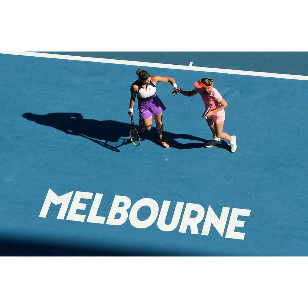 エリーゼ・メルテンスさんのインスタグラム写真 - (エリーゼ・メルテンスInstagram)「Australian Open doubles champs!🏆🎉👯Thanks partner for a great couple of weeks @sabalenka_aryna  • #AO2021 #doubles #champion #woehoe」2月19日 18時32分 - mertenselise