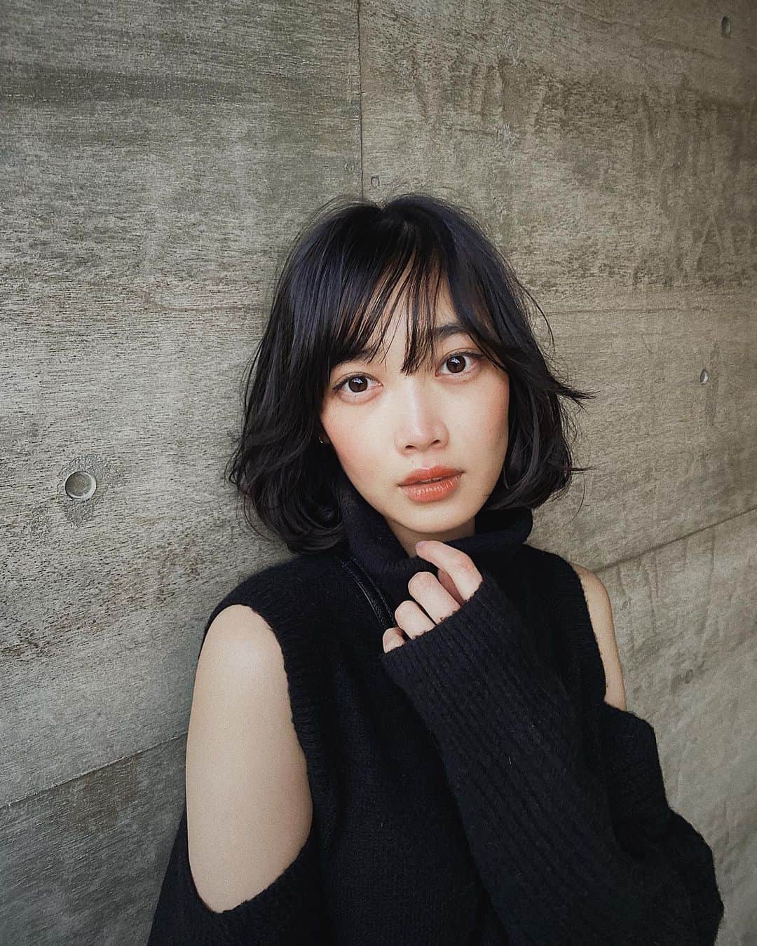 のインスタグラム：「顔の周りにレイヤーを入れて 気分転換。😊  植田さん @ueda0902 いつも素敵にしてくれます。ありがとう！🙏」