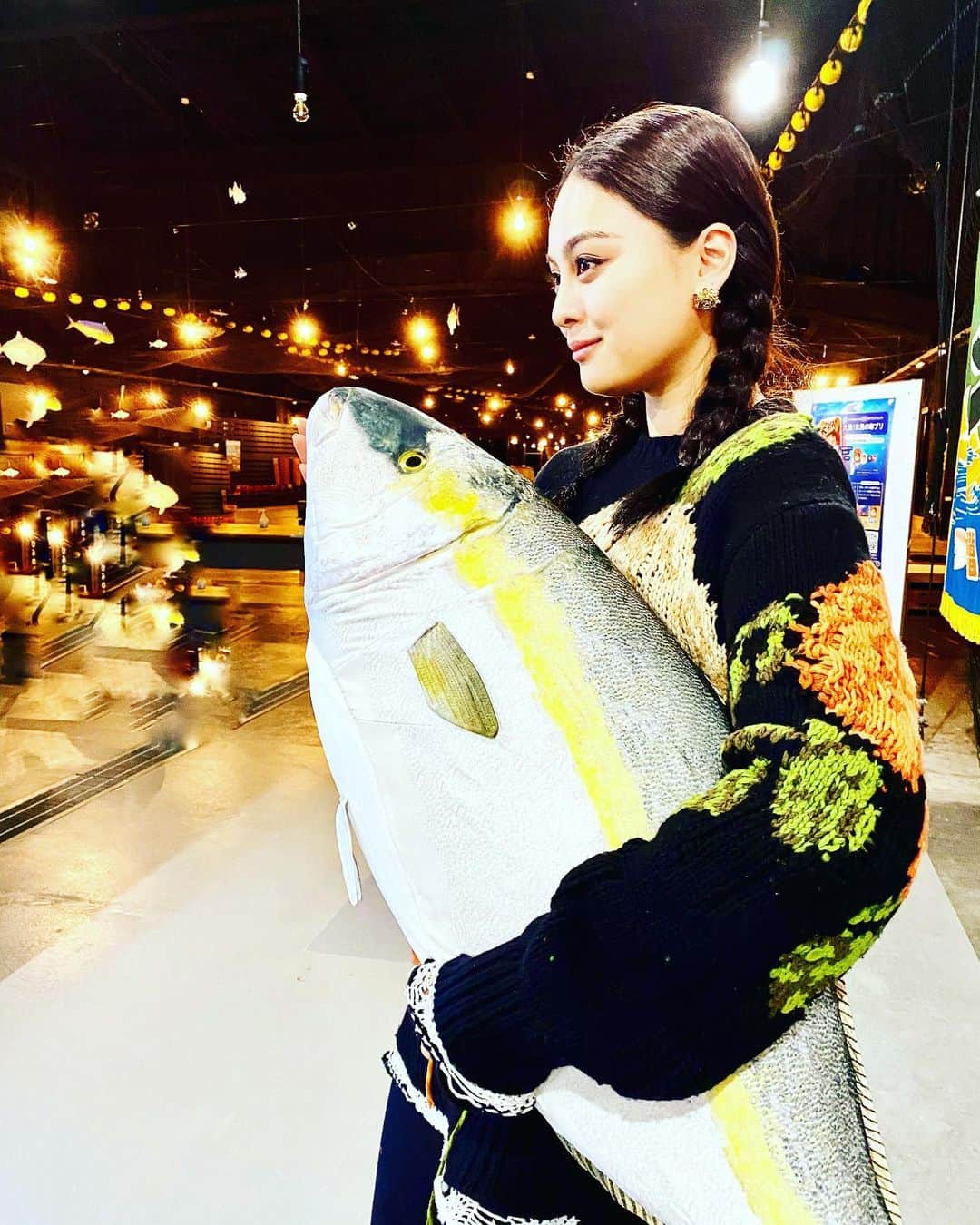 遊海 Yuumiのインスタグラム：「Ladies & gentlemen 🙏 today is the last last last to win a chance to get fresh buri fish from Toyama Japan 🎣  please fill in the form on my BIO and let us know how you think about Japan 🇯🇵 #toyama #Toyamaprefecture #japan #visitjapan #tv8 #tv8malaysia #fishing #富山　#富山県　#きとキュン #富山旅行 #鰤　#漁業　#日本　#観光　#visittoyama #toyamacity #yellowtail #mediaprima  #cooljapan.」