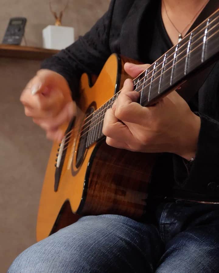 松井祐貴のインスタグラム：「魔法少女まどか☆マギカ OP ClariS “コネクト“(Connect) Vol.2 -Arranged by Yuki Matsui-﻿ YouTube→https://www.youtube.com/c/YukiMatsuiOfficial﻿ ﻿ ♪﻿ ♪﻿ ♪﻿ ﻿ #yukimatsui #松井祐貴 #fingerstyle #fingerstyleguitar #fingerpicking #acoustic #acousticguitar #pickariff @pickariff #guitarsdaily @guitarsdaily #guitarstagram @guitarstagram #solosection #guitarsarebetter @guitarsarebetter #talentedmusicians #lickwars @lickwars #riffwars  @riffwars #riffwarsacoustic #pickupmusic #acousticartists #musicians #guitarplayer #instaguitar #Daddario #DaddarioStrings #schenkguitars #schenk #まどマギ #コネクト #Connect #ClariS #魔法少女まどかマギカ」